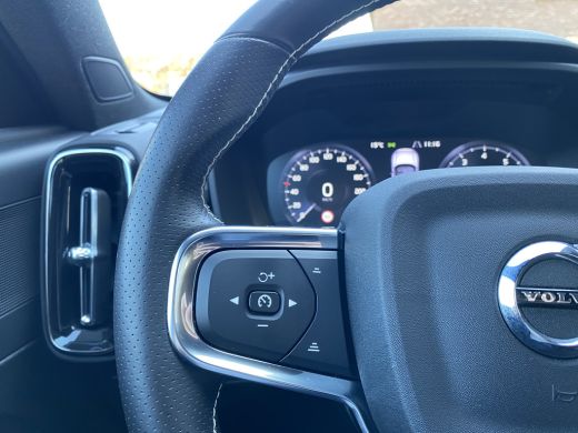 Volvo  XC40 T3 163PK R-Design |ADAPTIEVE CRUISE CONTROL| |COMFORT STOELEN| NAVIGATIE| LED KOPLAMPEN| PARKEERS... ActivLease financial lease