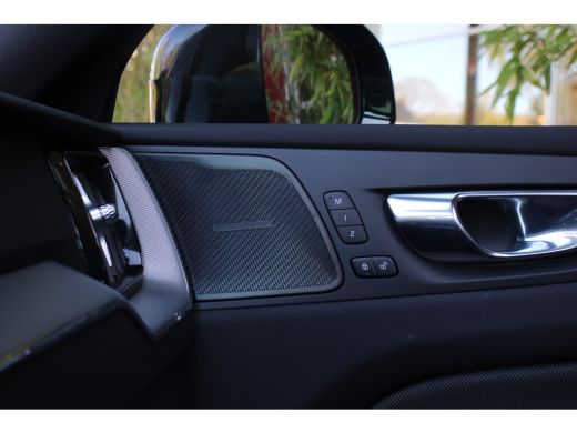 Volvo  XC60 Volvo 2.0 T6 Plug-in hybrid AWD R-Design | Harman/Kardon | 360 Camera | Panoramadak | Memory ActivLease financial lease