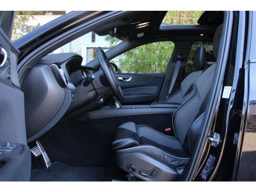 Volvo  XC60 Volvo 2.0 T6 Plug-in hybrid AWD R-Design | Harman/Kardon | 360 Camera | Panoramadak | Memory ActivLease financial lease