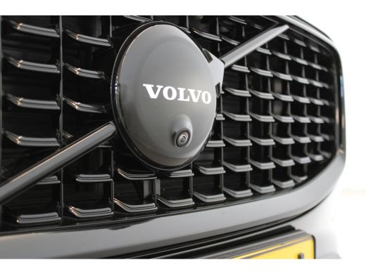 Volvo  XC60 Volvo T8 455PK Ultra Black Edition | Trekhaak | 360° Camera | HUD | HK Audio | Leder dash ActivLease financial lease