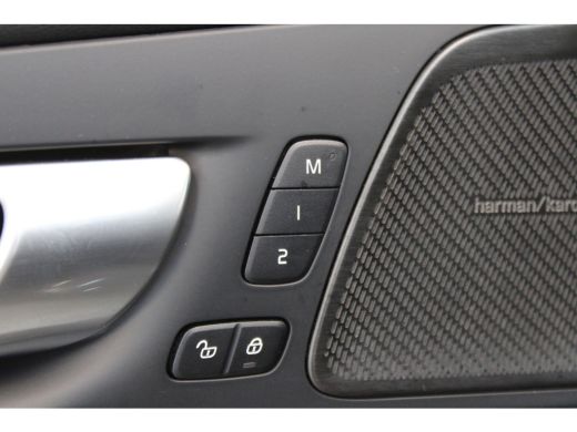 Volvo  XC60 Volvo T8 455PK Ultra Black Edition | Trekhaak | 360° Camera | HUD | HK Audio | Leder dash ActivLease financial lease