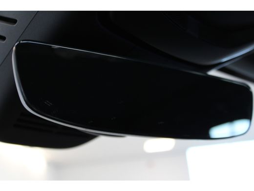 Volvo  XC60 Volvo T8 455PK Ultra Black Edition | Trekhaak | 360° Camera | HUD | HK Audio | Leder dash ActivLease financial lease