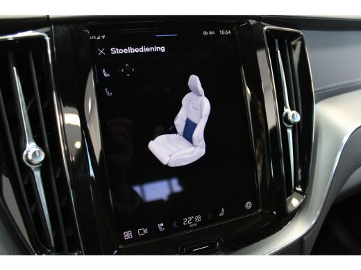 Volvo  XC60 Volvo T8 455PK Ultra Black Edition | Trekhaak | 360° Camera | HUD | HK Audio | Leder dash ActivLease financial lease