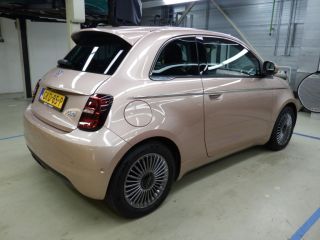 Fiat 500 Fiat Urban 42 kWh | 3-Fase | Navigatie By App | Parkeersensoren | Draadloos Apple Carplay & Andro...