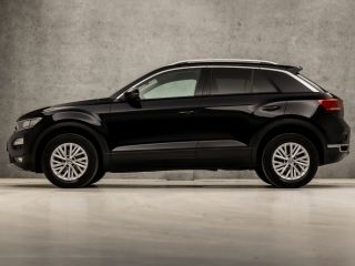 Volkswagen T-Roc 1.0 TSI Sport (APPLE CARPLAY, GROOT NAVI, CLIMATE, ADAPTIVE CRUISE, SPORTSTOELEN, GETINT GLAS, PA...
