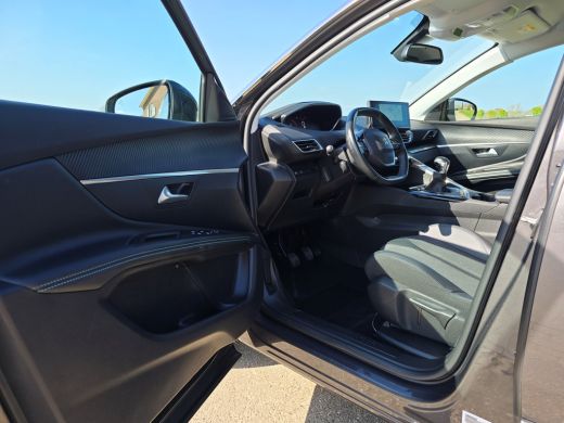 Peugeot 3008 1.2 PureTech Active - 130 Pk - Euro 6 - Navi - ParkeerCamera ActivLease financial lease