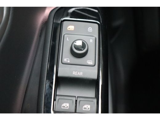 Volkswagen ID.3 Volkswagen Pure Business | Achterlichten LED | Airconditioning automatisch, 2-zone (Climatronic) ... ActivLease financial lease