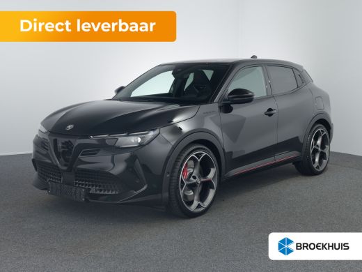 Alfa Romeo Junior Alfa Romeo Veloce | SABELT sportstoelen | Sportpakket | 20 inch velgen | Stoelverwarming | Techno... Alfa Romeo Junior Alfa Romeo Veloce | SABELT sportstoelen | Sportpakket | 20 inch velgen | Stoelverwarming | Techno...