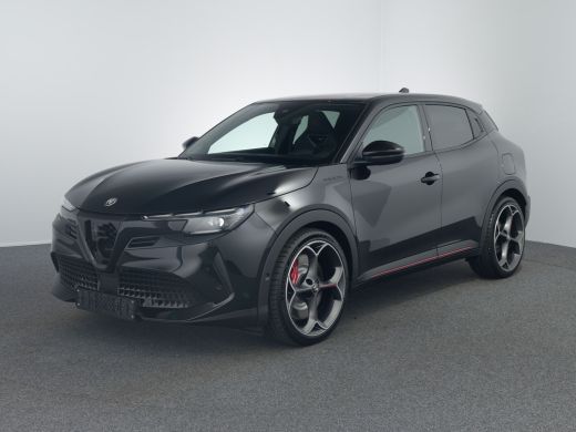 Alfa Romeo Junior Veloce | SABELT sportstoelen | Sportpakket | 20 inch velgen | Stoelverwarming | Technology pakket ActivLease financial lease