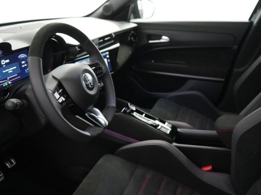 Alfa Romeo Junior Alfa Romeo Veloce | SABELT sportstoelen | Sportpakket | 20 inch velgen | Stoelverwarming | Techno... ActivLease financial lease