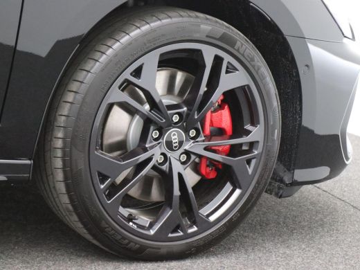 Audi A3 Sportback 45 TFSI e S edition Competition 272PK S-Tronic Led matrix, adaptive cruise, schuif-kant... ActivLease financial lease