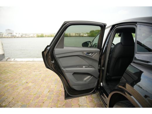 Audi Q4 Sportback e-tron S edition e-tron 45 82 kWh 210 kW / 286 PK Sportback Elektr. aandrijving qu ActivLease financial lease