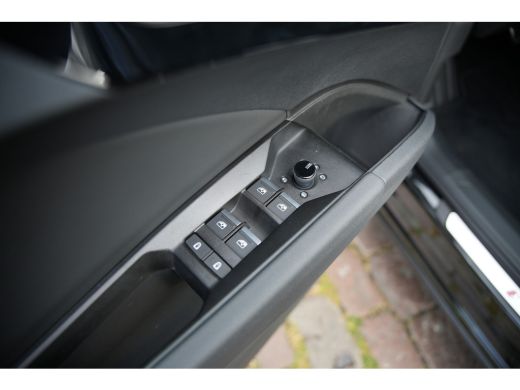 Audi Q4 Sportback e-tron S edition e-tron 45 82 kWh 210 kW / 286 PK Sportback Elektr. aandrijving qu ActivLease financial lease