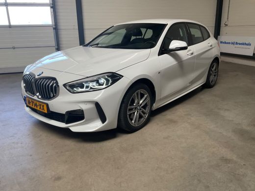 BMW 1-serie 118i Business Edition | Led | Climate Control | Parkeersensoren | Navigatie | Apple Carplay & And... BMW 1-serie 118i Business Edition | Led | Climate Control | Parkeersensoren | Navigatie | Apple Carplay & And...