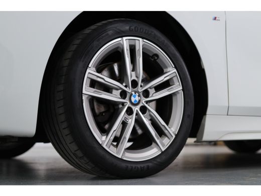 BMW 1 Serie 118i Business Edition M-Sport | Led | Climate Control | Parkeersensoren | Navigatie | Apple Carpl... ActivLease financial lease