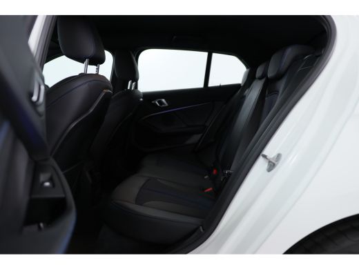 BMW 1 Serie 118i Business Edition M-Sport | Led | Climate Control | Parkeersensoren | Navigatie | Apple Carpl... ActivLease financial lease