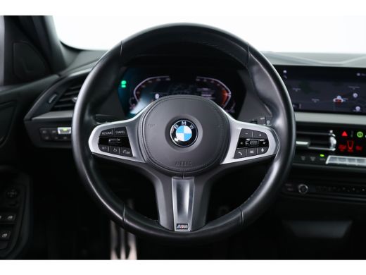 BMW 1 Serie 118i Business Edition M-Sport | Led | Climate Control | Parkeersensoren | Navigatie | Apple Carpl... ActivLease financial lease