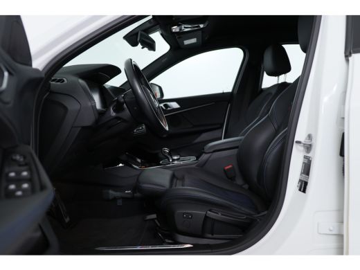 BMW 1 Serie 118i Business Edition M-Sport | Led | Climate Control | Parkeersensoren | Navigatie | Apple Carpl... ActivLease financial lease