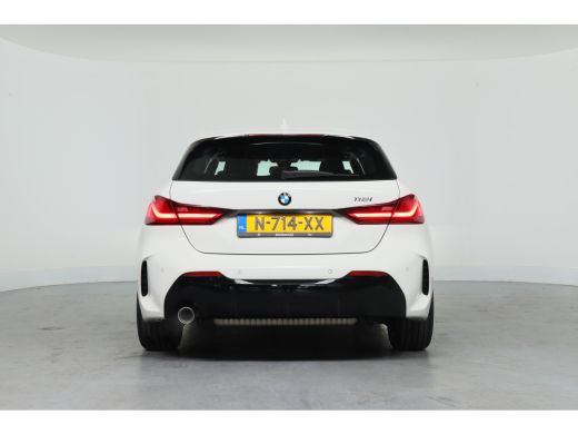 BMW 1 Serie 118i Business Edition M-Sport | Led | Climate Control | Parkeersensoren | Navigatie | Apple Carpl... ActivLease financial lease