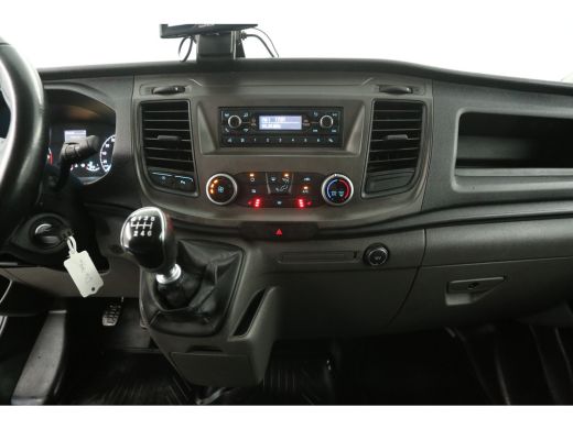 Ford Transit Custom 2.0 TDCI L1H1 Airco Cruise Navigatie PDC 3 Persoons Stoelverw. LED Trekhaak ActivLease financial lease