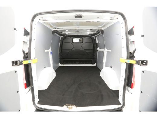 Ford Transit Custom 2.0 TDCI L1H1 Airco Cruise Navigatie PDC 3 Persoons Stoelverw. LED Trekhaak ActivLease financial lease