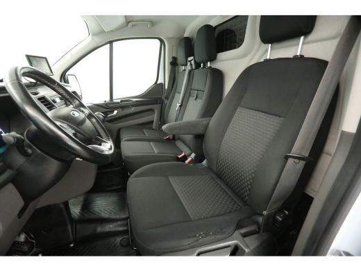 Ford Transit Custom 2.0 TDCI L1H1 Airco Cruise Navigatie PDC 3 Persoons Stoelverw. LED Trekhaak ActivLease financial lease