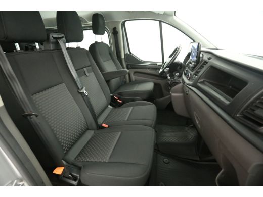 Ford Transit Custom 2.0 TDCI L2H1 Dubbele Cabine 6 Persoons Airco Cruise Camera Carplay Navigatie PDC LED Trekhaak ActivLease financial lease