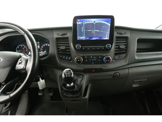 Ford Transit Custom 2.0 TDCI L2H1 Dubbele Cabine 6 Persoons Airco Cruise Camera Carplay Navigatie PDC LED Trekhaak ActivLease financial lease