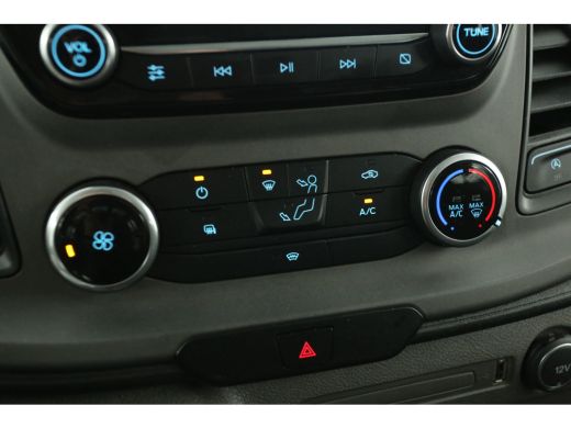 Ford Transit Custom 2.0 TDCI L2H1 Dubbele Cabine 6 Persoons Airco Cruise Camera Carplay Navigatie PDC LED Trekhaak ActivLease financial lease