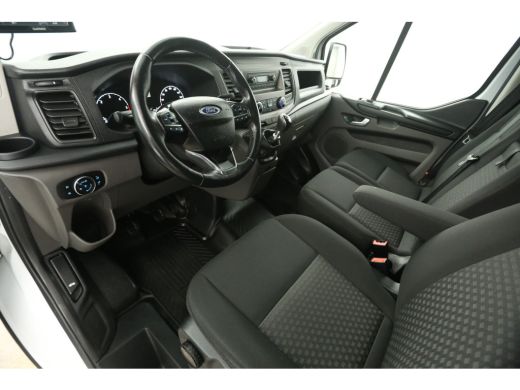 Ford Transit Custom 280 2.0 TDCI L1H1 Limited Airco Camera Cruise Navigatie 3 Persoons PDC LED Stoelverw. Trekhaak ActivLease financial lease