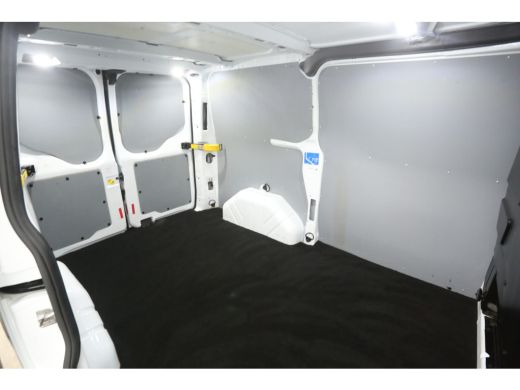 Ford Transit Custom 280 2.0 TDCI L1H1 Limited Airco Camera Cruise Navigatie 3 Persoons PDC LED Stoelverw. Trekhaak ActivLease financial lease