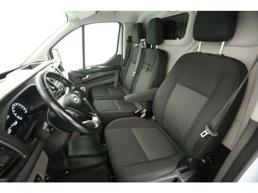 Ford Transit Custom 280 2.0 TDCI L1H1 Limited Airco Camera Cruise Navigatie 3 Persoons PDC LED Stoelverw. Trekhaak ActivLease financial lease