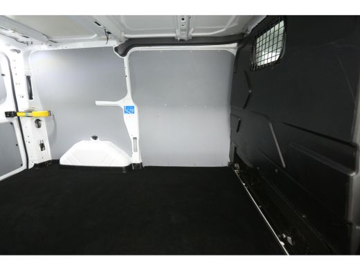 Ford Transit Custom 280 2.0 TDCI L1H1 Limited Airco Cruise Navigatie PDC 3 Persoons Stoelverw. LED Trekhaak ActivLease financial lease