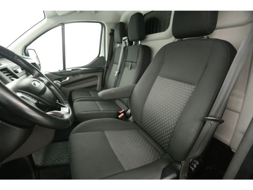 Ford Transit Custom 280 2.0 TDCI L1H1 Limited Airco Cruise Navigatie PDC 3 Persoons Stoelverw. LED Trekhaak ActivLease financial lease