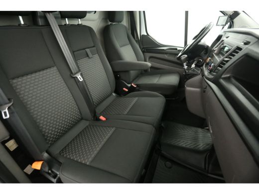 Ford Transit Custom 280 2.0 TDCI L1H1 Limited Airco Cruise Navigatie PDC 3 Persoons Stoelverw. LED Trekhaak ActivLease financial lease