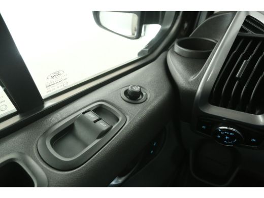 Ford Transit Custom 290 2.0 TDCI L2H1 | Dubbele Cabine | 6 Persoons | 2xSchuifdeur Airco Cruise Trekhaak Navigatie PD... ActivLease financial lease