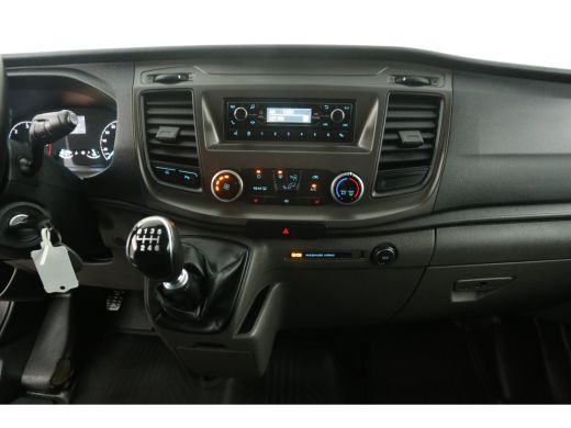 Ford Transit Custom 320 2.0 TDCI L2H2 2800KG Trekgew. Airco Cruise PDC Stoelverwarming LED Elektrpakket Trekhaak ActivLease financial lease