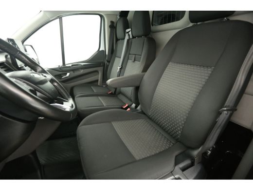 Ford Transit Custom 340 2.0 TDCI L2H1 130PK Automaat Airco Cruise Carplay 2xSchuifdeur Navi PDC 3 Pers Elektrpakket ActivLease financial lease
