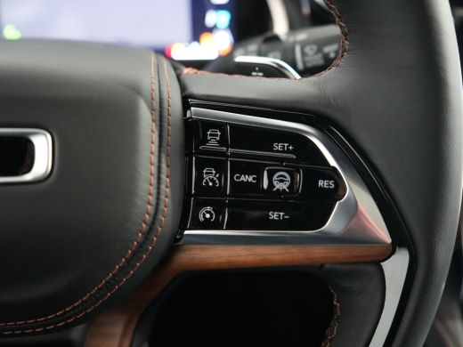 Jeep Grand Cherokee Jeep Summit Reserve | 10'' digitaal cluster | 10.1'' infotainment met navigatie en Uconnect | 21'... ActivLease financial lease