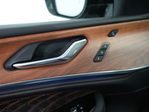 Jeep Grand Cherokee Jeep Summit Reserve | 10'' digitaal cluster | 10.1'' infotainment met navigatie en Uconnect | 21'... ActivLease financial lease