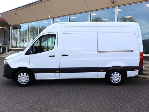 Mercedes Sprinter 316 2.2 CDI 163 PK AUT. L2H2 + 2 SCHUIFDEUREN | BREEDBEELD MBUX | TREKHAAK | CAMERA | CARPLAY ActivLease financial lease