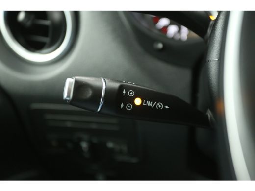 Mercedes Vito 114 CDI Lang Automaat Airco Camera Cruise 3 Persoons Elektrpakket Trekhaak ActivLease financial lease
