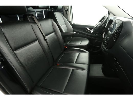Mercedes Vito 114 CDI Lang Automaat Camera Carplay Cruise Clima LED 2xSchuifdeur Navi Trekhaak Leder 18"LMV Sto... ActivLease financial lease