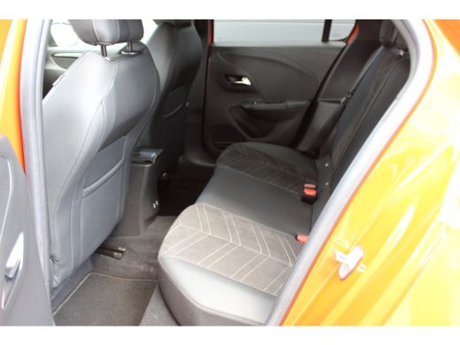 Opel CORSA-E Ultimate 50 kWh / Navigatie / Alcantara / PDC V+A / Matrix LED / stuur -en stoelverwarming / Draa... ActivLease financial lease