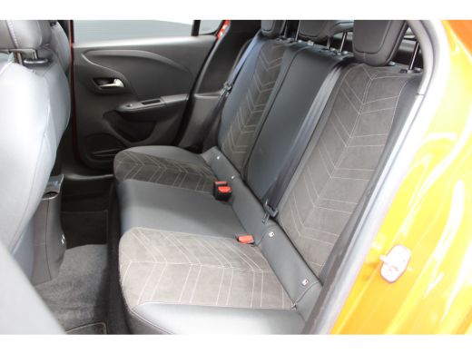 Opel CORSA-E Ultimate 50 kWh / Navigatie / Alcantara / PDC V+A / Matrix LED / stuur -en stoelverwarming / Draa... ActivLease financial lease