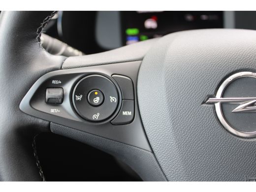 Opel CORSA-E Ultimate 50 kWh / Navigatie / Alcantara / PDC V+A / Matrix LED / stuur -en stoelverwarming / Draa... ActivLease financial lease