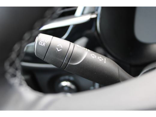Opel CORSA-E Ultimate 50 kWh / Navigatie / Alcantara / PDC V+A / Matrix LED / stuur -en stoelverwarming / Draa... ActivLease financial lease