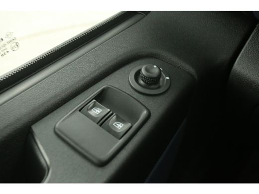 Opel Vivaro 1.6 CDTI L2H1 Airco Cruise Navigatie PDC 3 Persoons Imperiaal Elektrpakket Trekhaak ActivLease financial lease