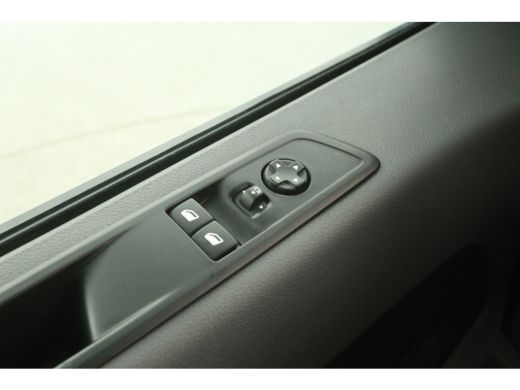 Opel Vivaro 2.0 CDTI L2H1 150PK 360Camera Oprijplaat  Airco Cruise Carplay Head-up Display Navi 3 Persoons LE... ActivLease financial lease