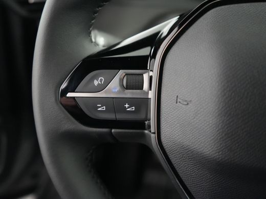 Peugeot 2008 1.2 PureTech 100 Allure | Achteruitrijcamera | Armsteun voor | Cruise control ActivLease financial lease
